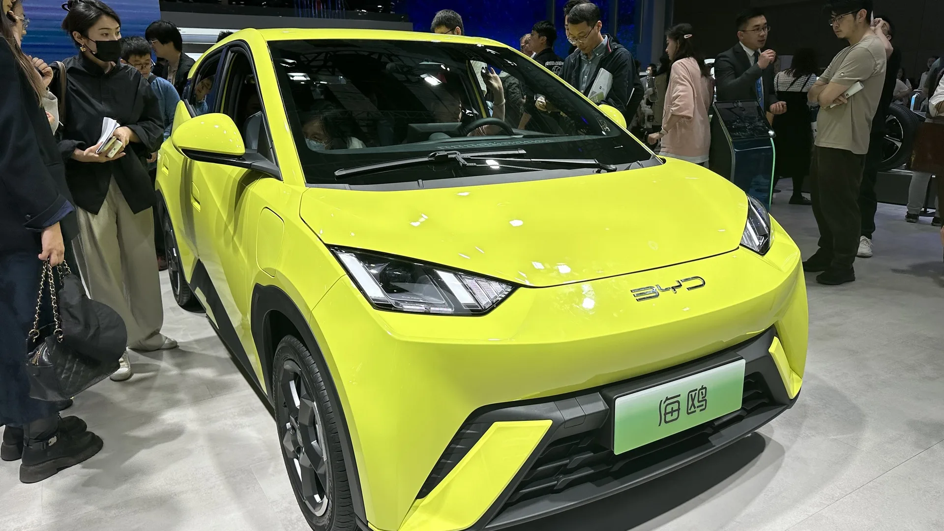 Hatch eletrico compacto com porte urbano e alta eficiencia energetica para uso diario.