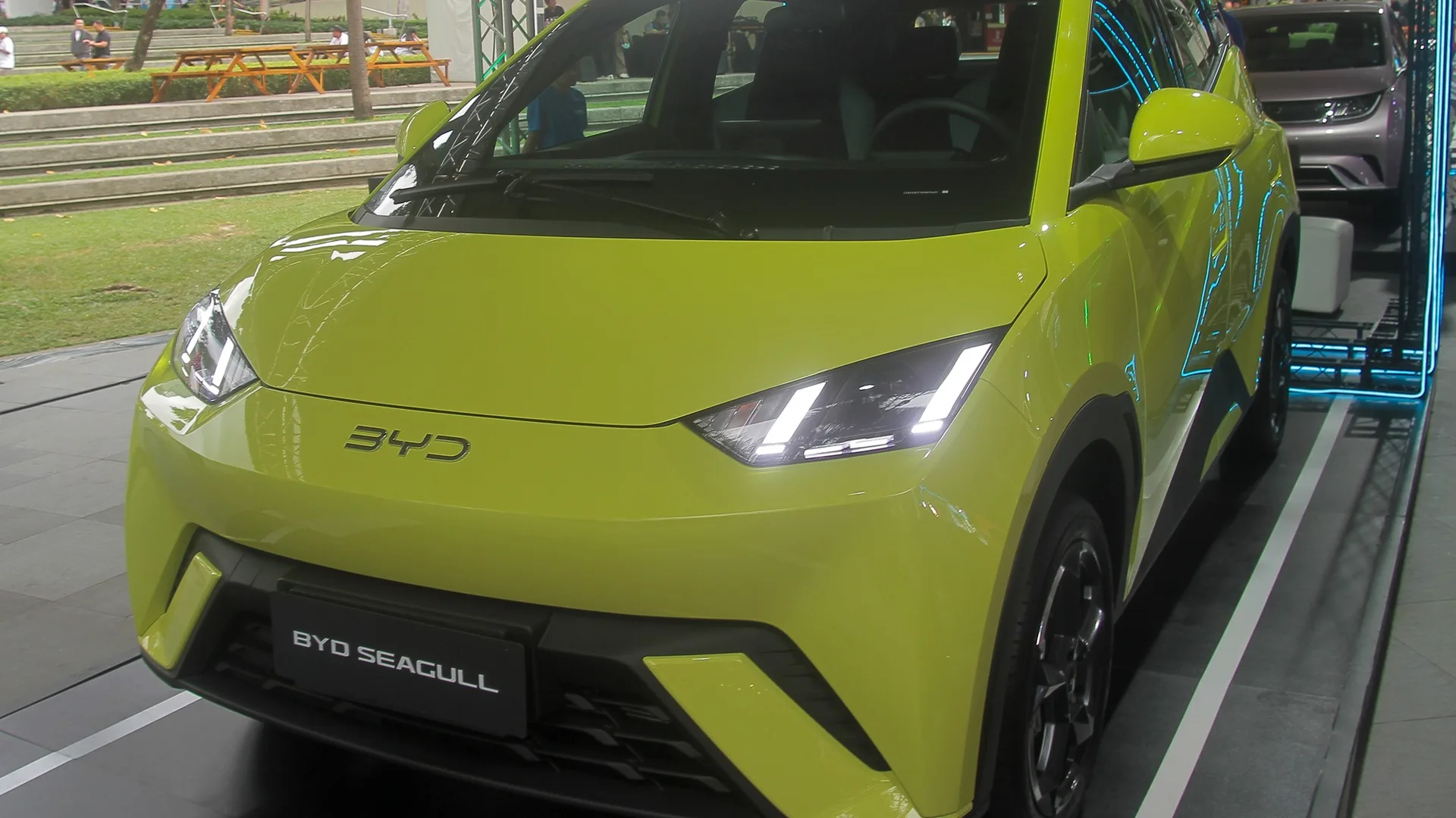 BYD Dolphin Mini entra no top 3 geral e marca avanço dos elétricos no Brasil