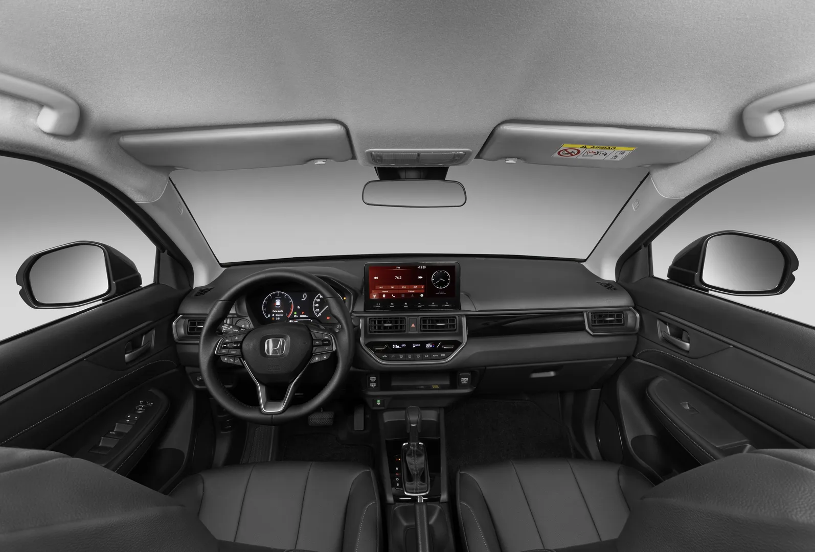 Visão geral do interior do Honda WR-V EXL com painel, volante multifuncional e tela multimídia